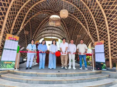 Spot Kuliner Baru di Paramount Petals Resmi Dibuka, Resto Kampung Kecil Siap Menjadi Favorit Warga dan Masyarakat Sekitar