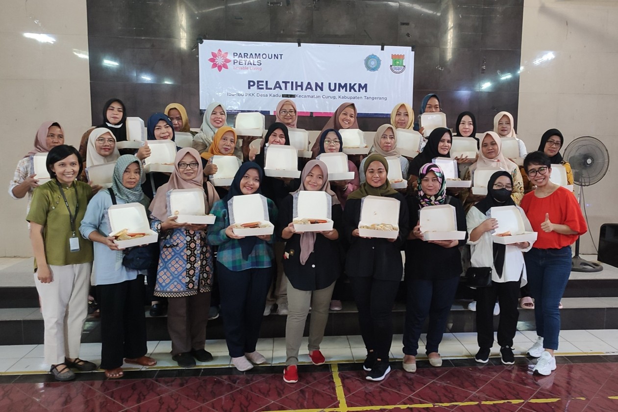 Paramount Land Selenggarakan Pelatihan Kewirausahaan UMKM Ibu-Ibu PKK